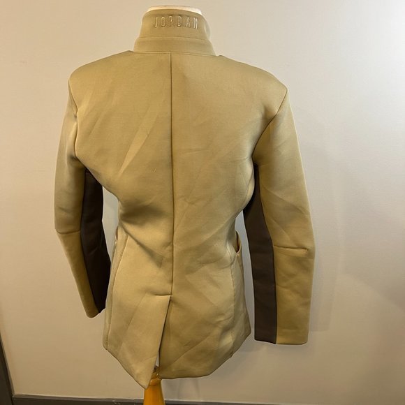 NWOT JORDAN New Classics Capsule Suit Jacket in Khaki/Thunder Grey (S) - Picture 8 of 12